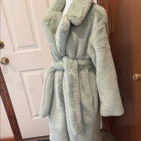Women's Plush Mint Green Coat - Picture 9 of 9
